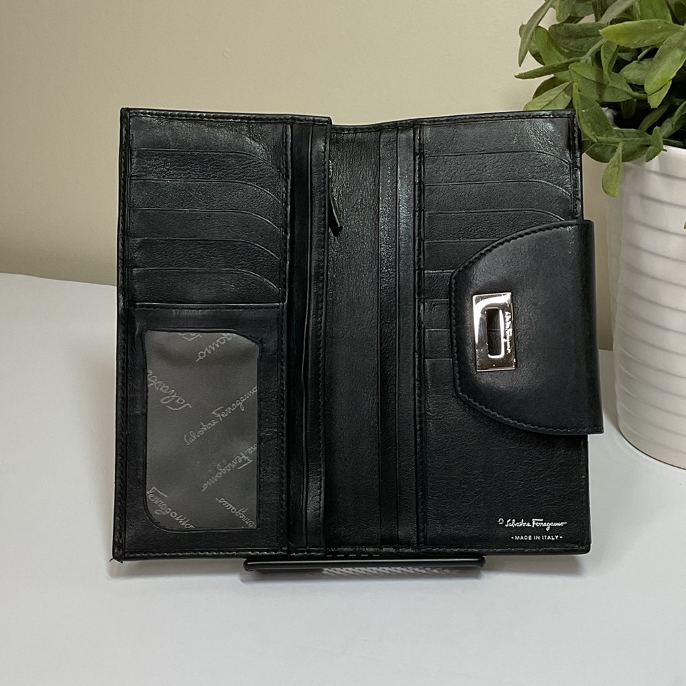 Salvatore Ferragamo Black Embossed Authentic Wallet - Picture 4 of 10